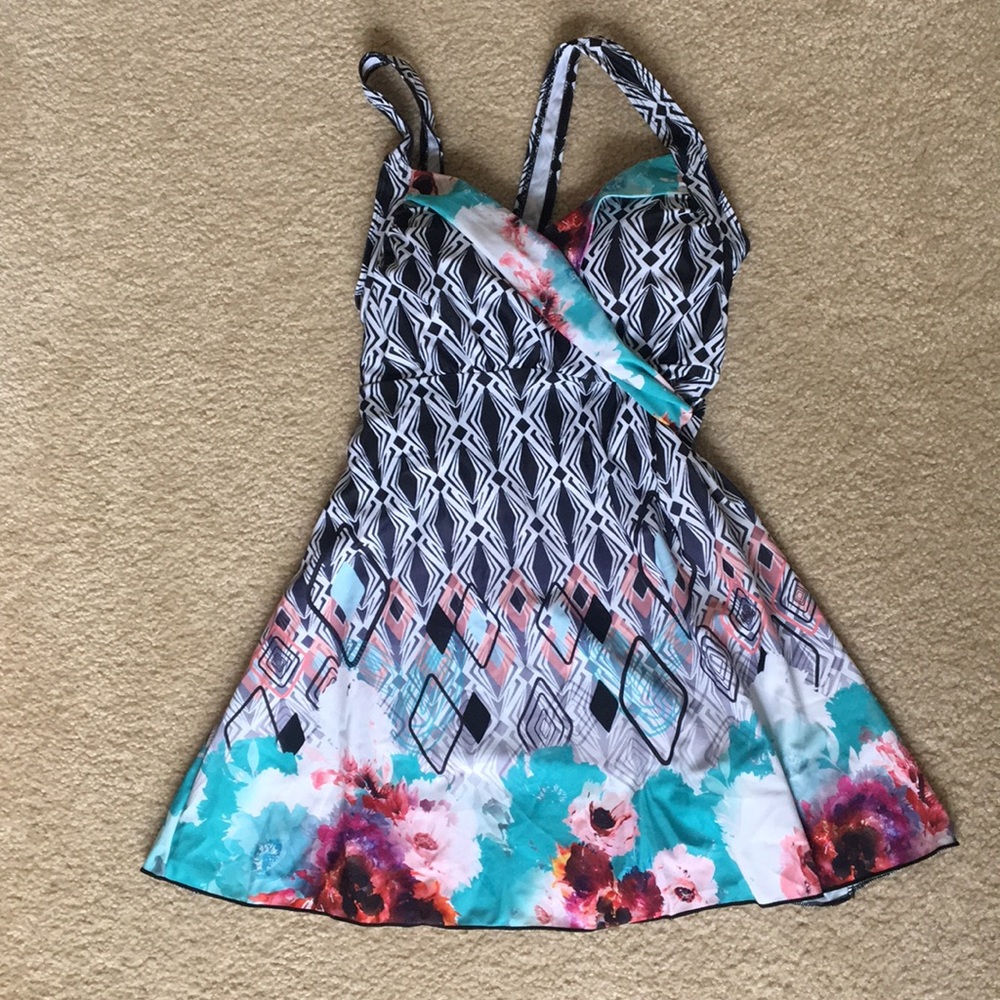 Women’s Bathing Suit Top- Large